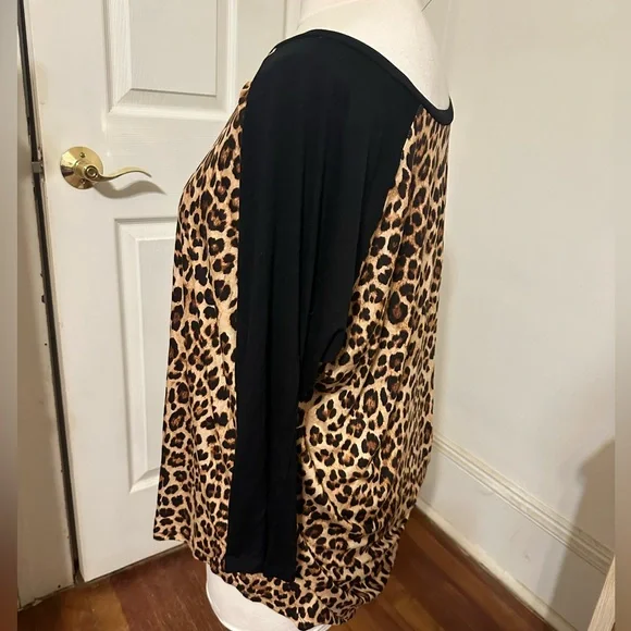 Torrid leopard raglan size 3x - Picture 4 of 4